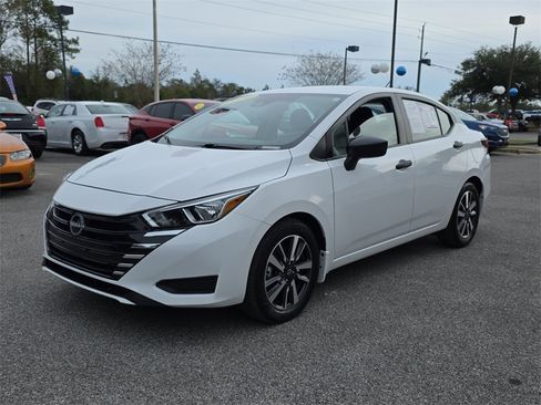 Used 2024 Nissan Versa S w/ S Plus Package image 9