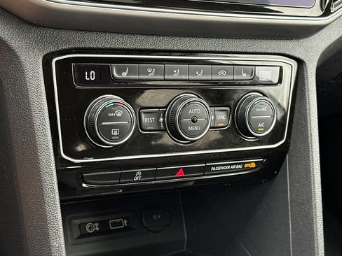 Used 2018 Volkswagen Atlas SEL AWD/4WD image 19