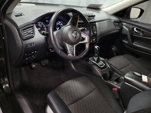Used 2018 Nissan Rogue SV image 14