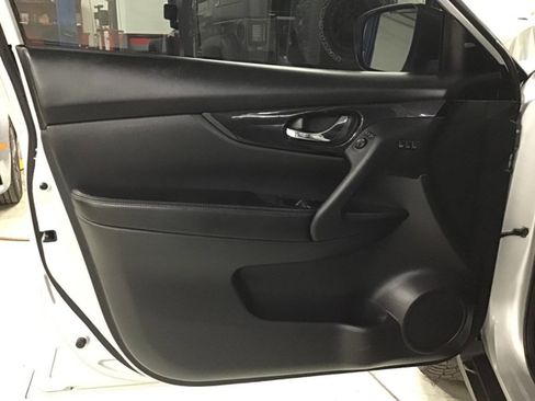 Used 2019 Nissan Rogue SL FWD image 8