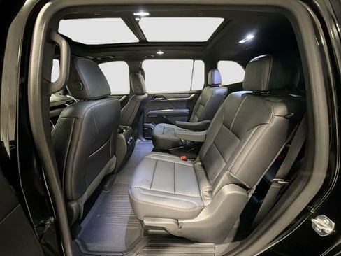 Used 2025 GMC Acadia Elevation w/ Elevation Premium Package AWD/4WD image 23