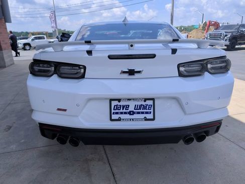 Used 2019 Chevrolet Camaro SS RWD image 8