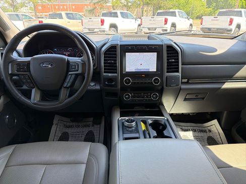 Used 2020 Ford Expedition XLT w/ Equipment Group 202A RWD image 8