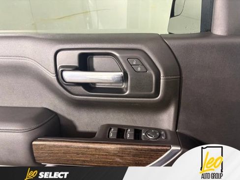 Used 2021 GMC Sierra 1500 SLE w/ Preferred Package AWD/4WD image 17