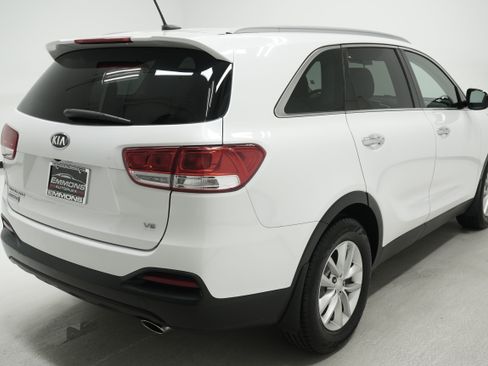 Used 2016 Kia Sorento LX FWD image 4