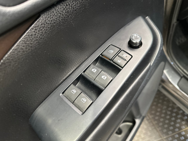 Used 2019 Toyota Highlander XLE AWD/4WD image 10