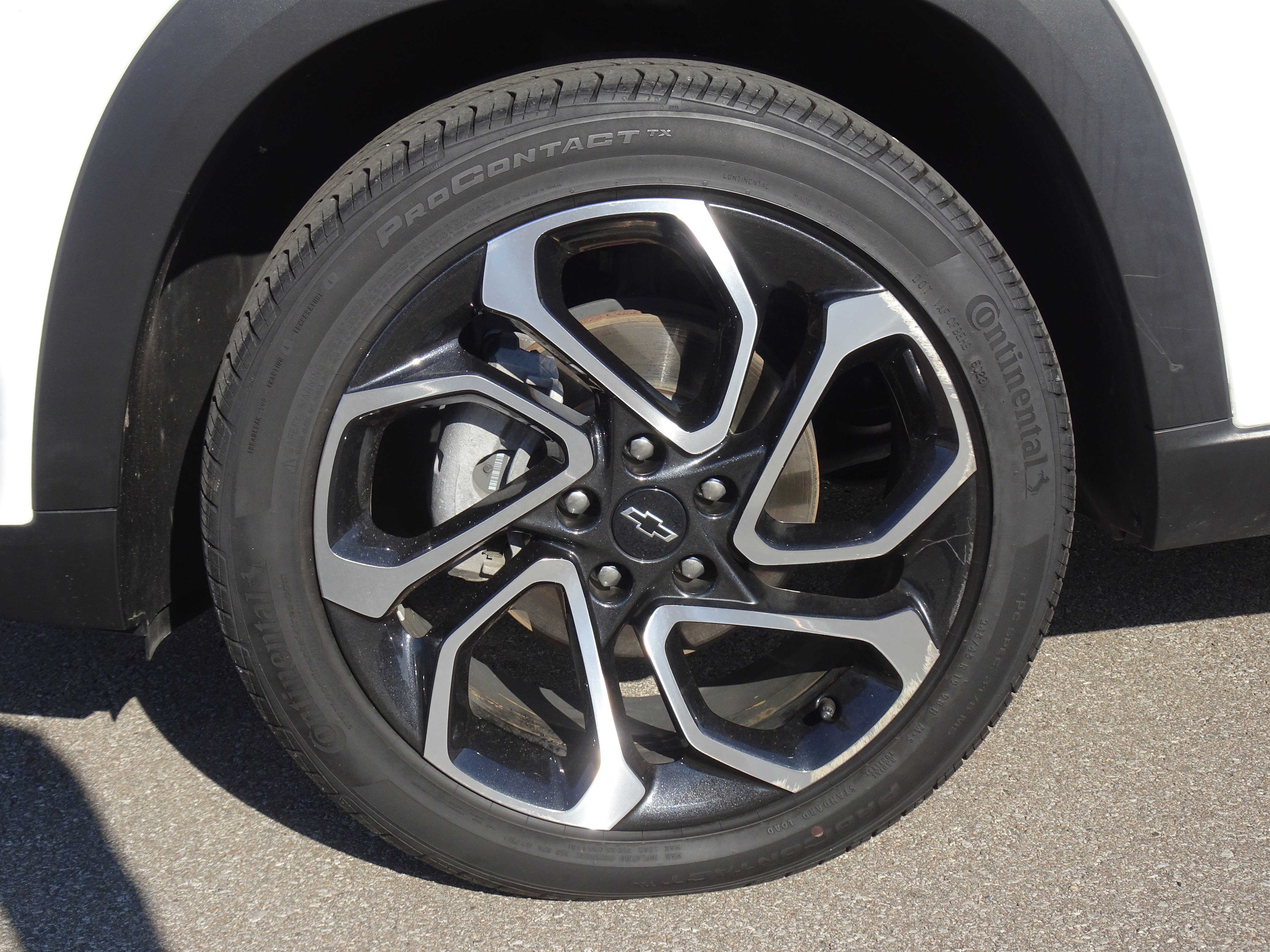 Used 2025 Chevrolet Trax RS w/ Driver Confidence Package FWD image 26