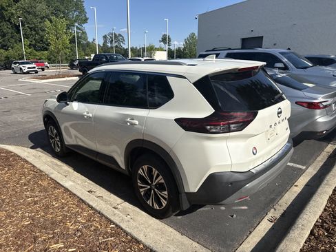Used 2021 Nissan Rogue SV w/ Premium Package FWD image 10