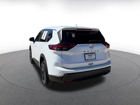 Used 2025 Nissan Rogue SV image 11