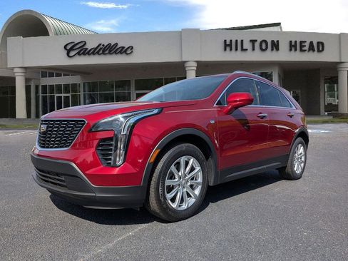 Used 2019 Cadillac XT4 Luxury FWD image 2
