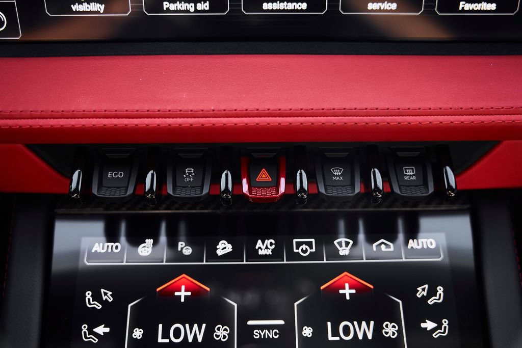 Used 2025 Lamborghini Urus SE AWD/4WD image 70