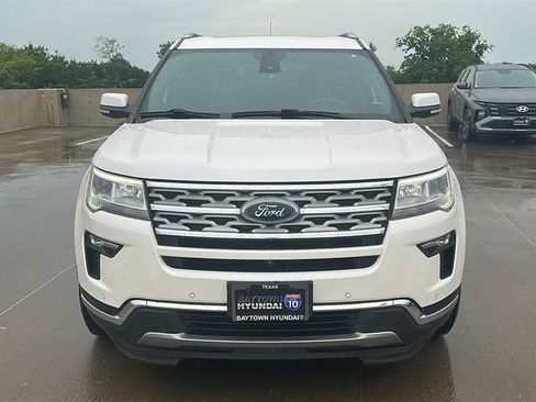 Used 2018 Ford Explorer Limited w/ Equipment Group 301A FWD image 8