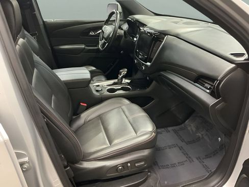 Used 2022 Chevrolet Traverse RS w/ LPO, "Hit The Road" Package AWD/4WD image 27
