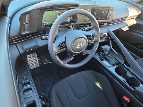 New 2026 Hyundai Elantra SEL Sport FWD image 10