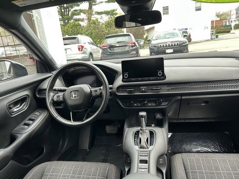 Used 2025 Honda HR-V Sport image 26