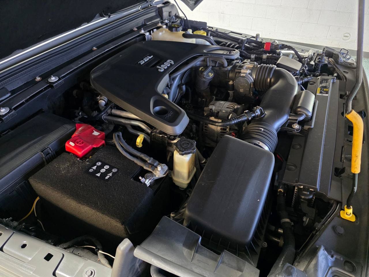 Used 2018 Jeep Wrangler Unlimited Sport S AWD/4WD image 37