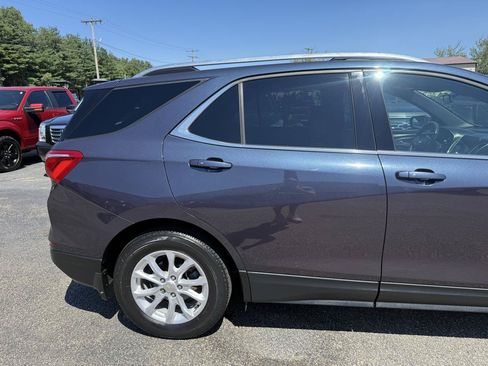 Used 2018 Chevrolet Equinox LT w/ Sun & Infotainment Package AWD/4WD image 11