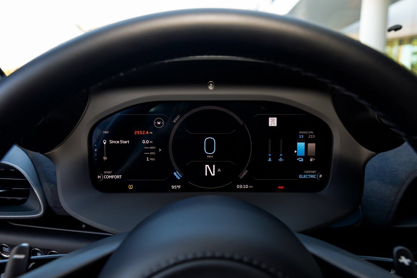 Used 2025 McLaren Artura RWD image 43
