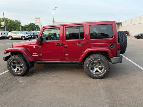 Used 2012 Jeep Wrangler Unlimited Sahara w/ Connectivity Group AWD/4WD image 6