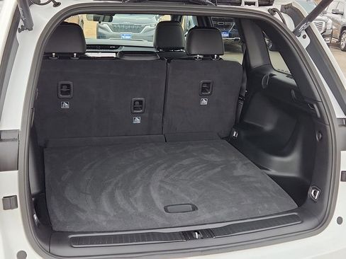 New 2026 Jeep Grand Cherokee Altitude image 10