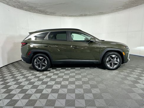 Used 2025 Hyundai Tucson SEL FWD image 2