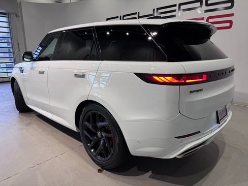 Used 2025 Land Rover Range Rover Sport Dynamic SE AWD/4WD image 6