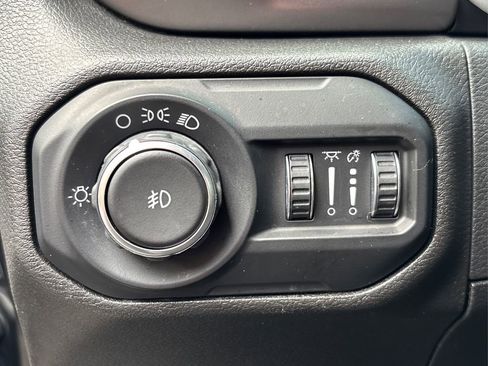 Used 2021 Jeep Wrangler Sport image 25