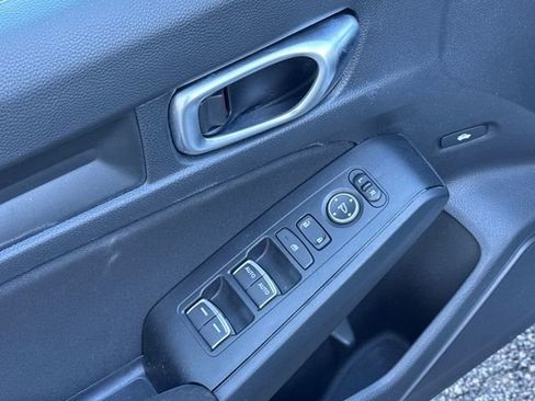 Used 2023 Honda Civic Sport image 5