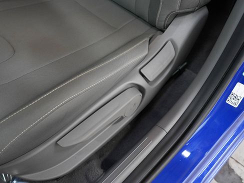 Used 2025 Hyundai Elantra SEL FWD image 41