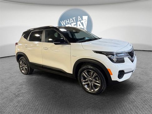 Certified 2023 Kia Seltos S image 1