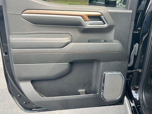 Used 2024 Chevrolet Silverado 1500 High Country w/ High Country Premium Package image 18