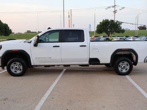 Used 2025 GMC Sierra 2500 Pro w/ 1SA Pro Safety Plus Package AWD/4WD image 2