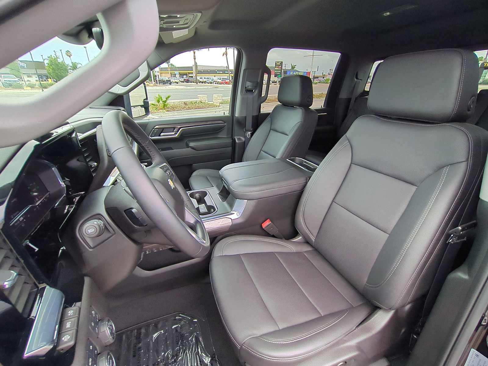 Used 2024 Chevrolet Silverado 2500 LTZ w/ LTZ Premium Package AWD/4WD image 23