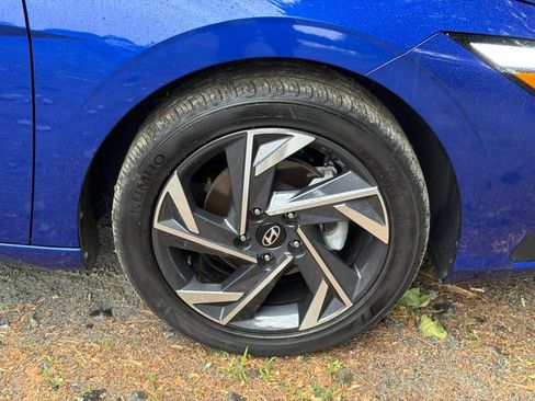 Certified 2025 Hyundai Elantra Sport FWD image 8