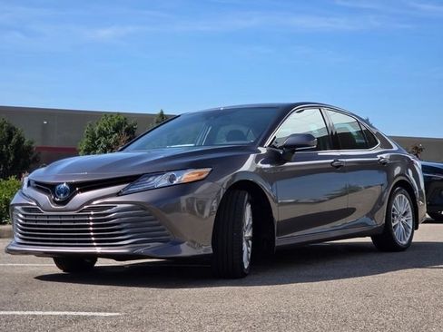 Used 2020 Toyota Camry XLE FWD image 21