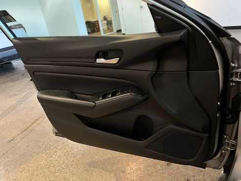 Used 2025 Nissan Altima 2.5 SV image 18