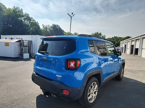 Used 2015 Jeep Renegade Latitude AWD/4WD image 5