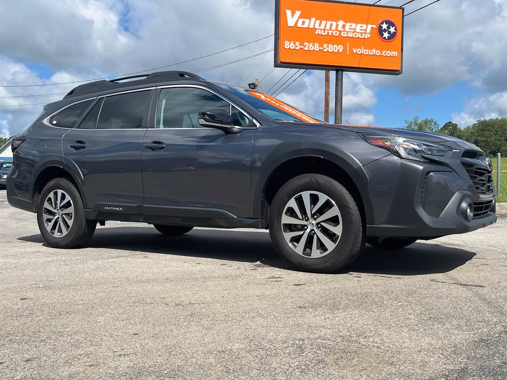 Used 2024 Subaru Outback Premium AWD/4WD image 1