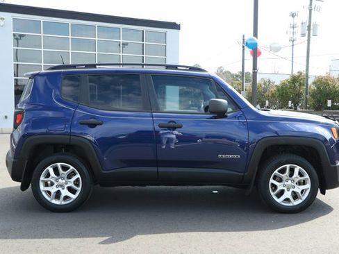 Used 2018 Jeep Renegade Sport w/ Power & Air Group image 4