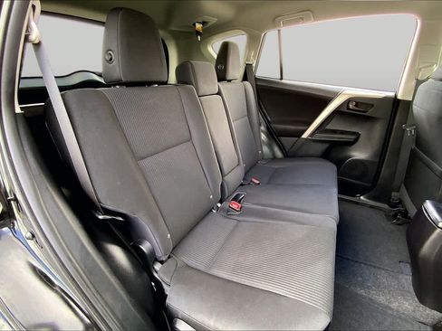 Used 2014 Toyota RAV4 LE FWD image 19