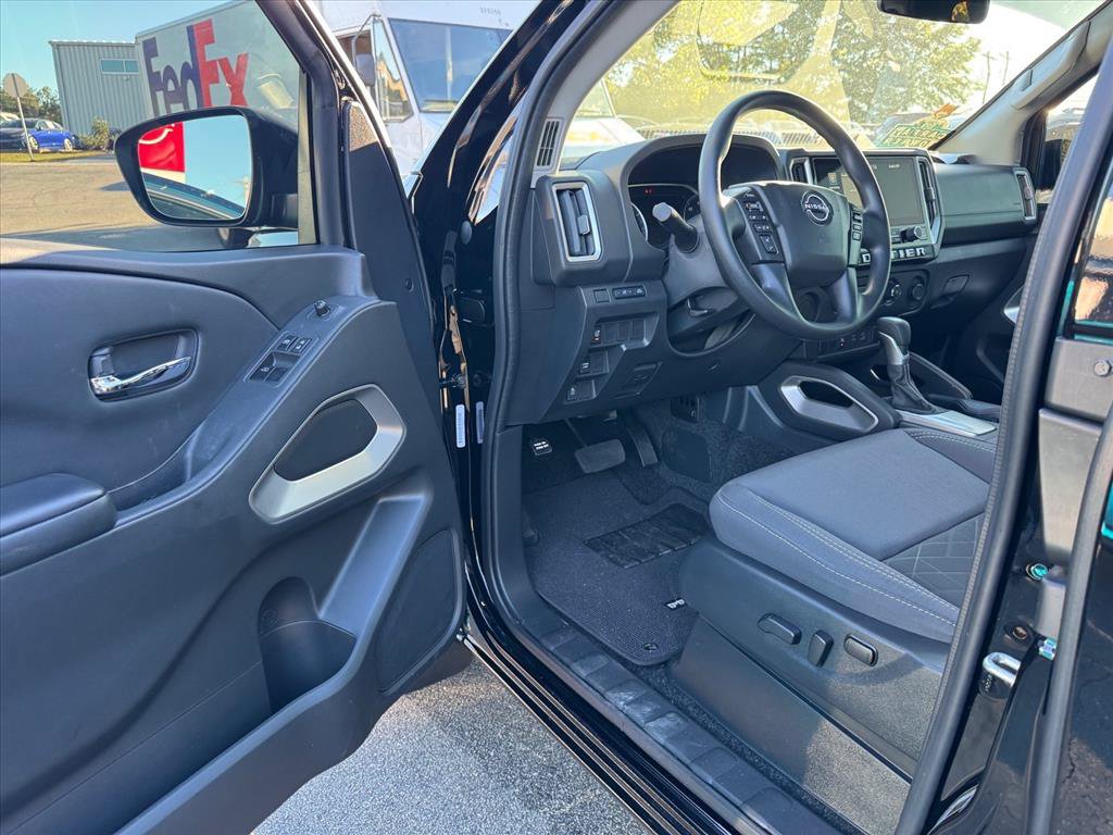 Certified 2025 Nissan Frontier SV RWD image 13