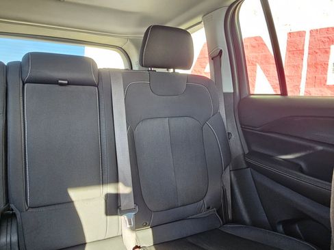 Used 2024 Jeep Grand Cherokee Laredo image 27