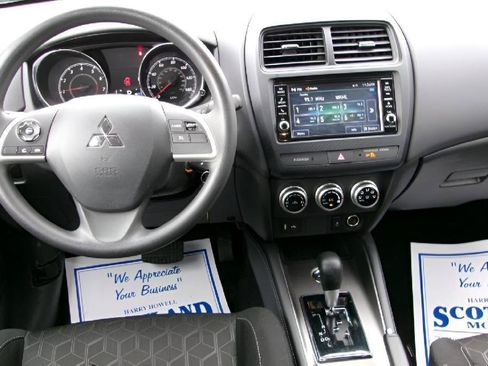 Used 2025 Mitsubishi Outlander Sport ES AWD/4WD image 11