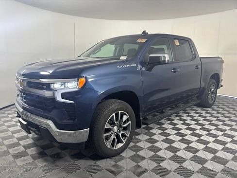 Used 2022 Chevrolet Silverado 1500 LT AWD/4WD image 33