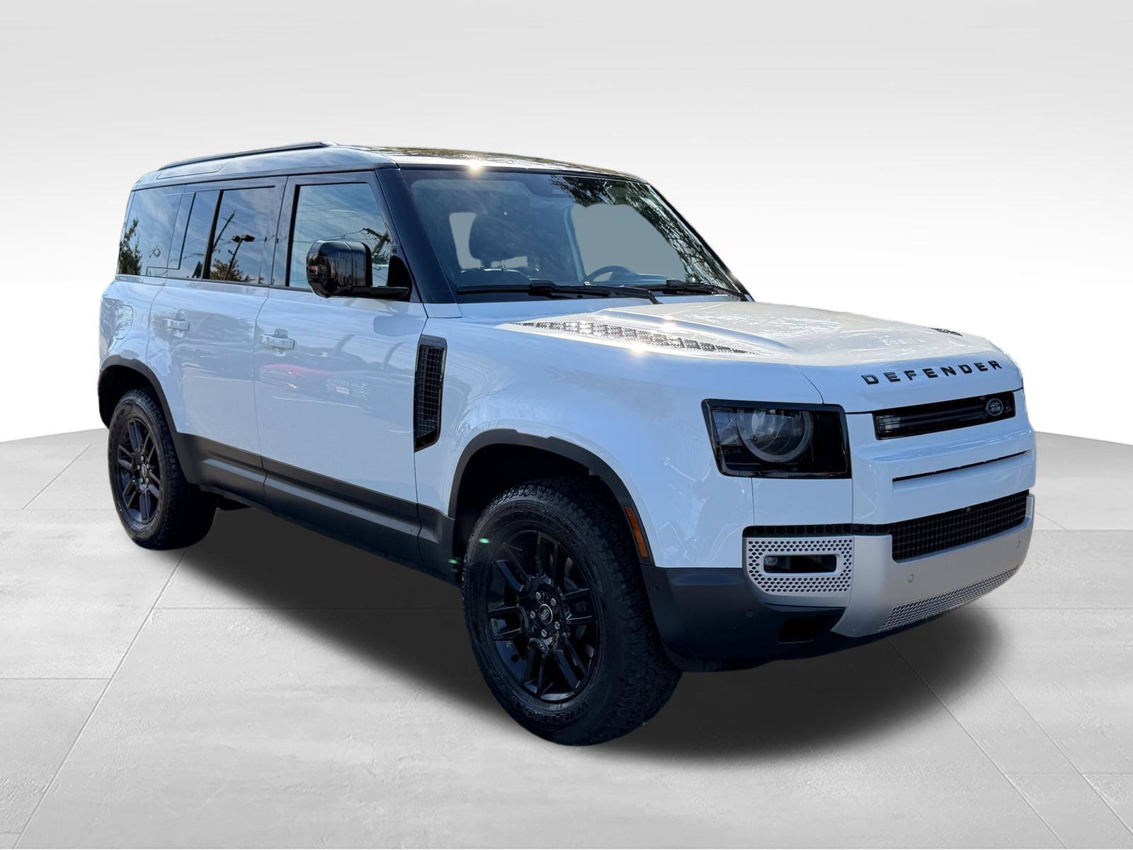 Used 2024 Land Rover Defender 110 S AWD/4WD image 4