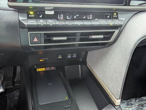 Used 2025 Toyota Camry LE w/ Convenience Package AWD/4WD image 15