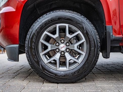 Used 2015 GMC Canyon SLE RWD image 10