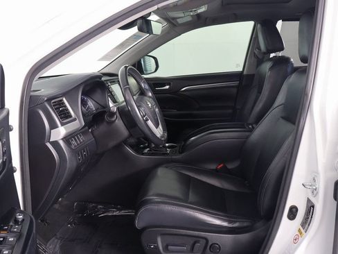 Used 2017 Toyota Highlander Limited w/ Carpet Mat Package AWD/4WD image 10
