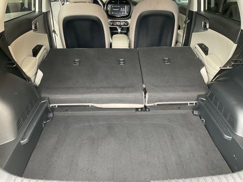Used 2022 Kia Soul LX FWD image 36