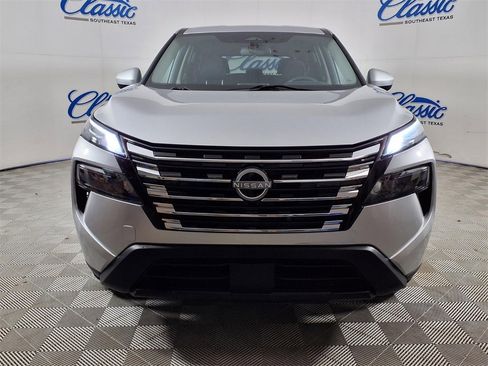 Used 2024 Nissan Rogue SV image 5